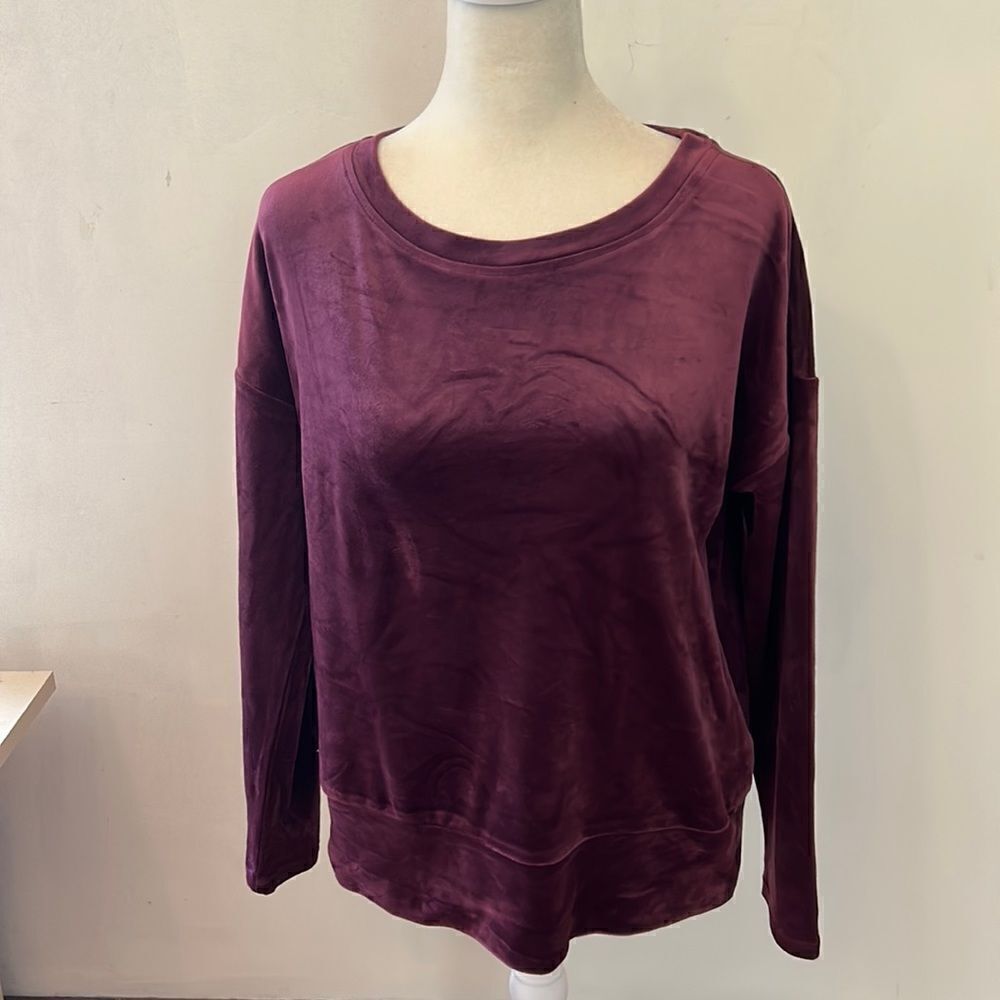 Cable & Gauge burgundy velour sweatshirt Size XS NWOT